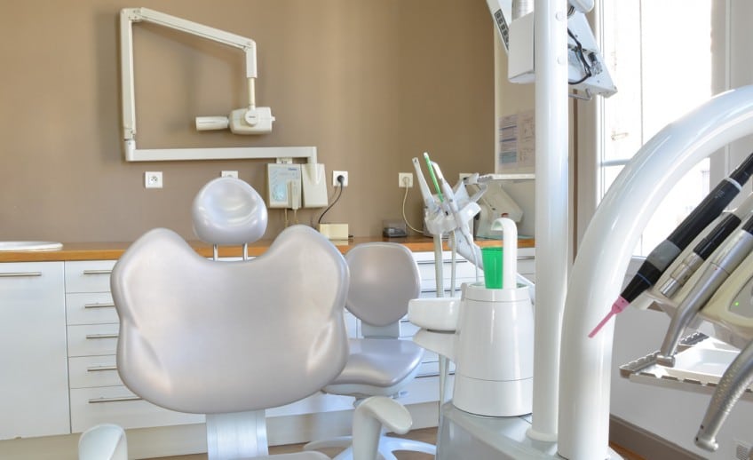 Dentiste-Toulon_Le-Tiec-Mari_Implants-cab-Mari3-bis